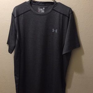Men’s L Under Armour HeatGear Shirt